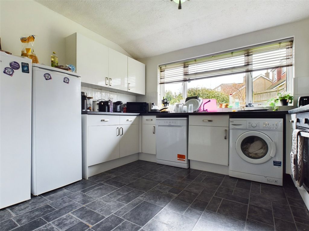 Property photo 1 of 17 Kitchen