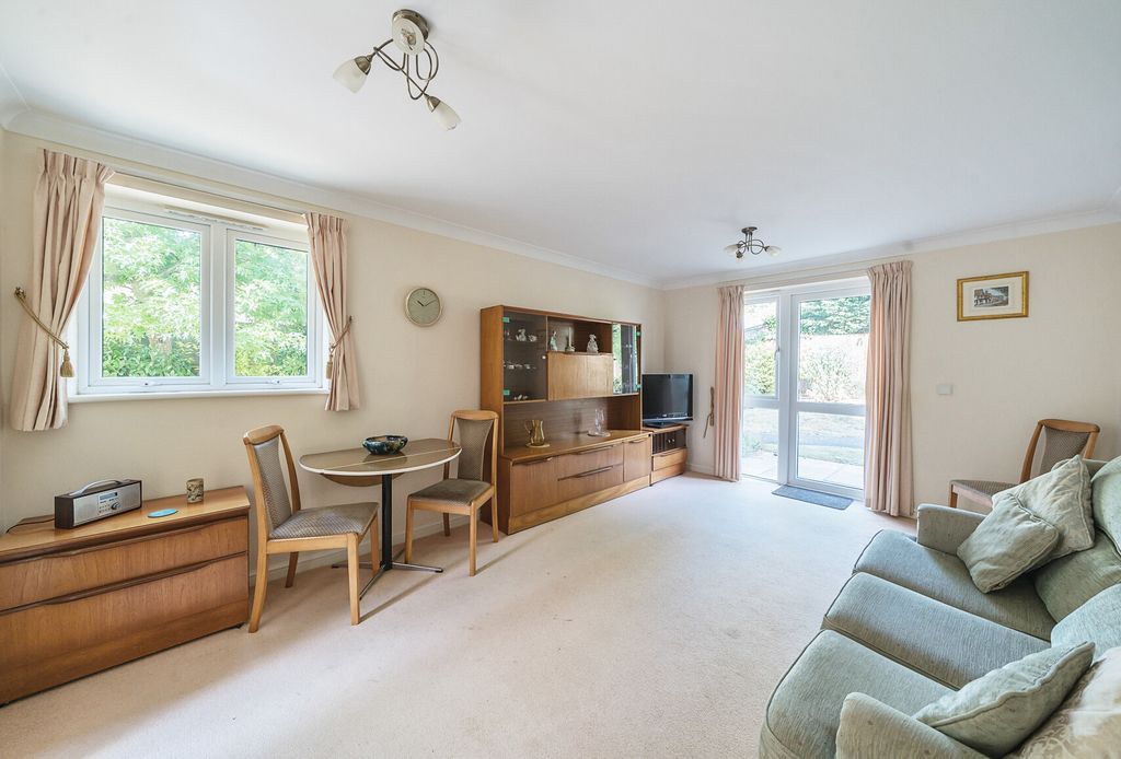 Property photo 2 of 10 1320439-10-6866B9...