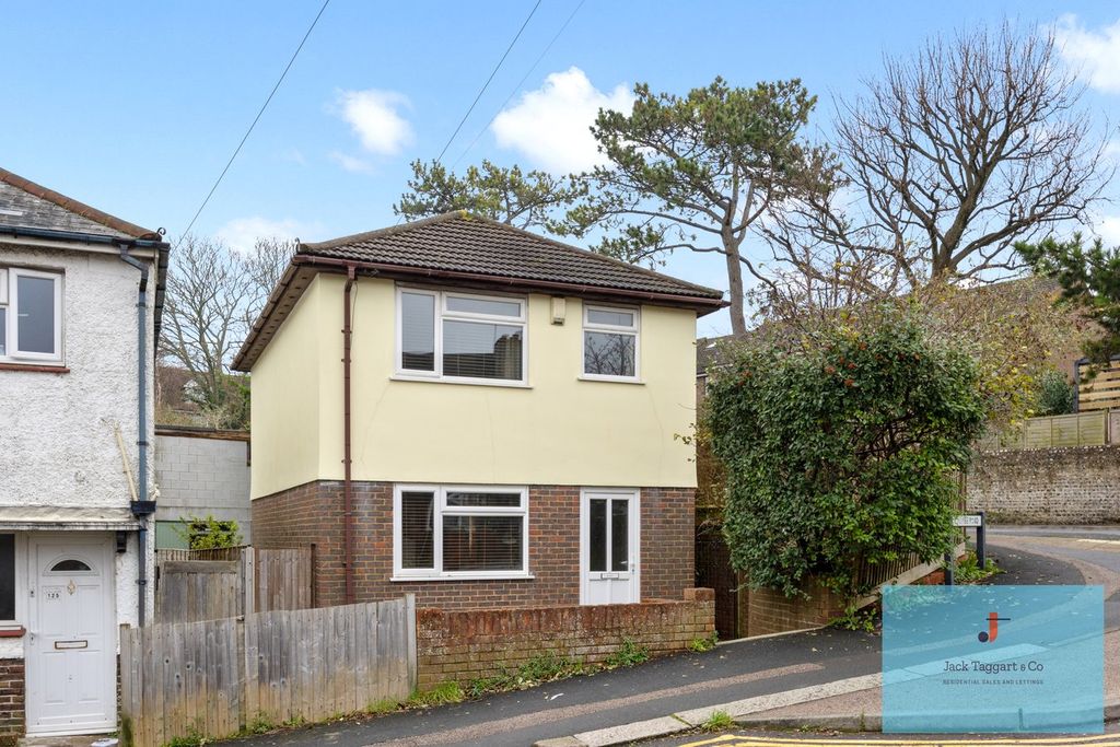 Property photo 1 of 16