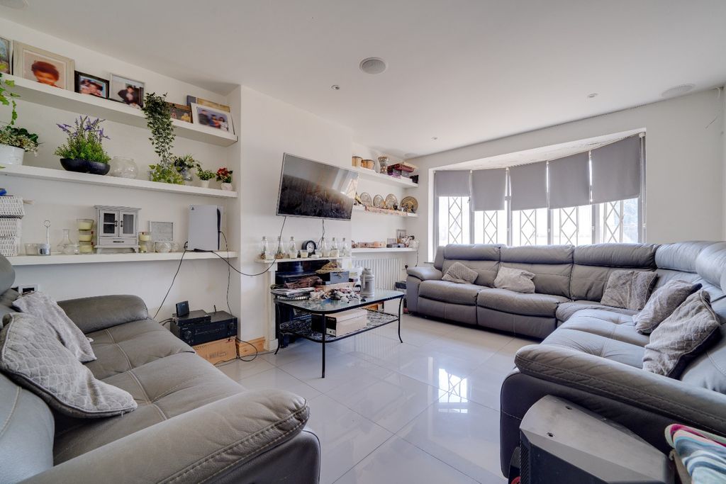 Property photo 2 of 14 4355141
