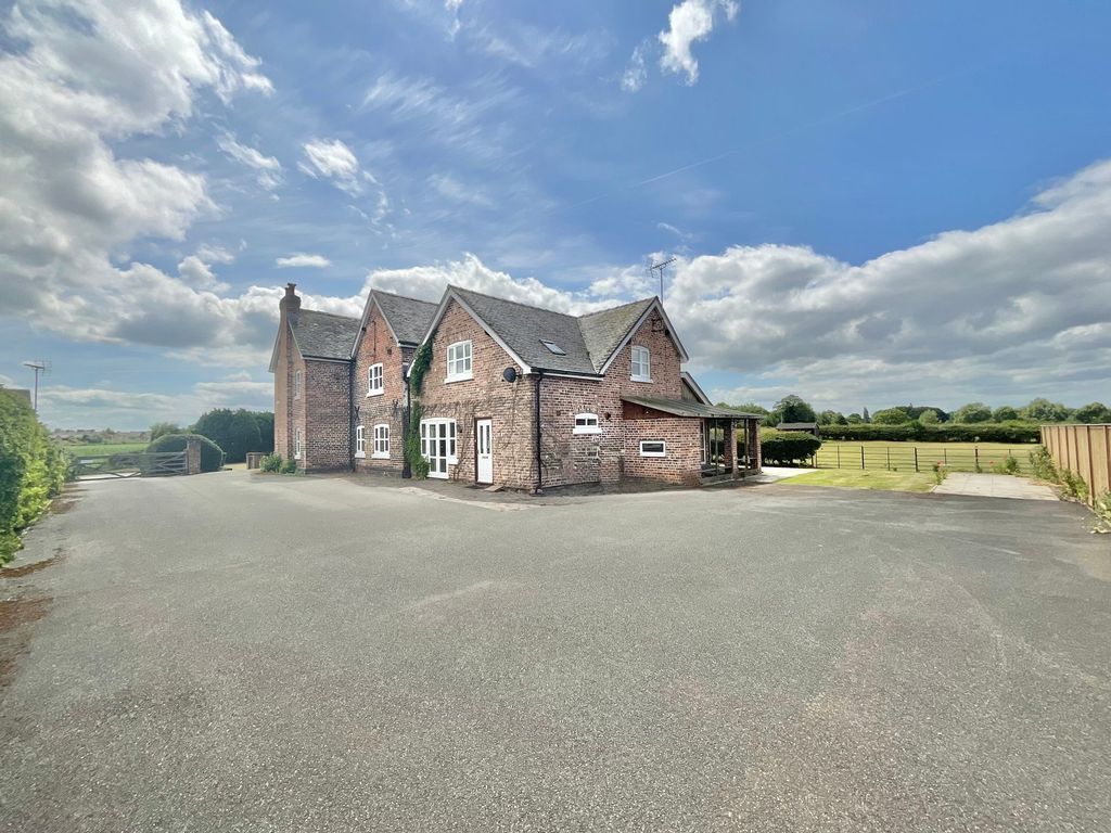 Property photo 1 of 36
