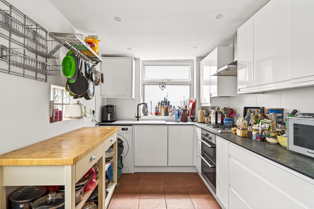 Property photo 3 of 21 3372985