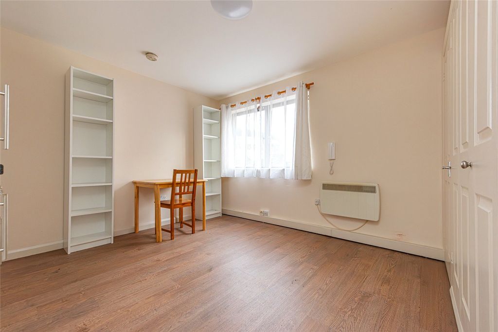 Property photo 1 of 14 Picture No. 18