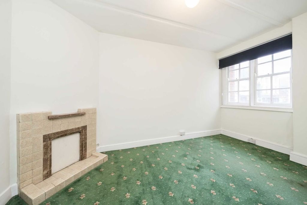 Property photo 2 of 5