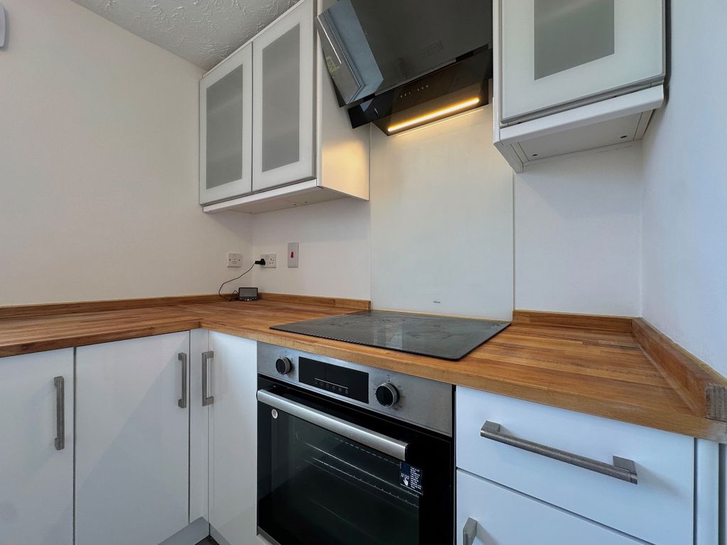 Property photo 2 of 16 5139311