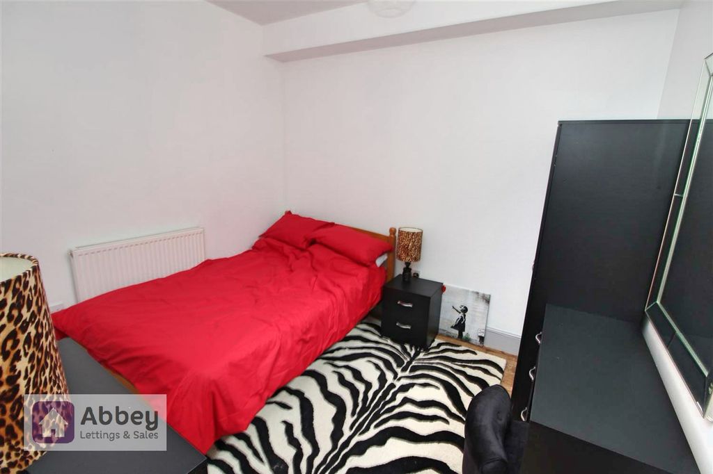 Property photo 1 of 11 Bedroom