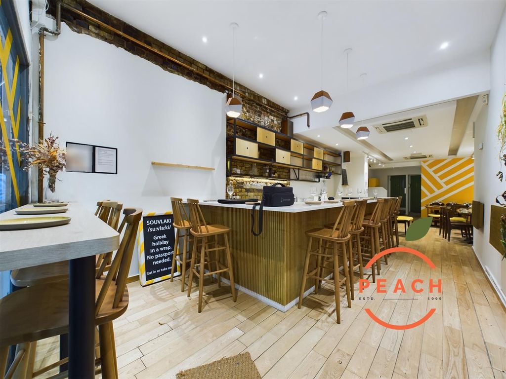 Property photo 2 of 14 Cam04237G0-Pr0043-Still003.Jpg