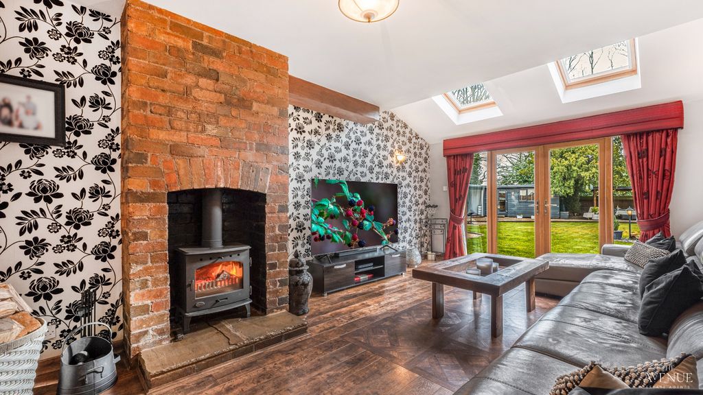Property photo 3 of 41 2426718