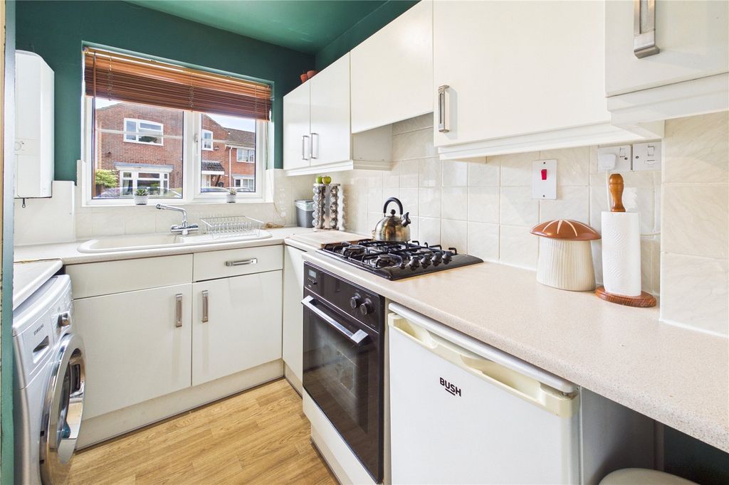 Property photo 2 of 18 Kitchen