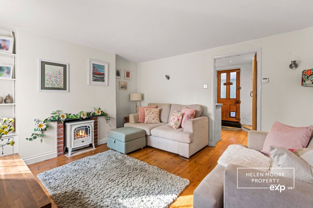 Property photo 3 of 12