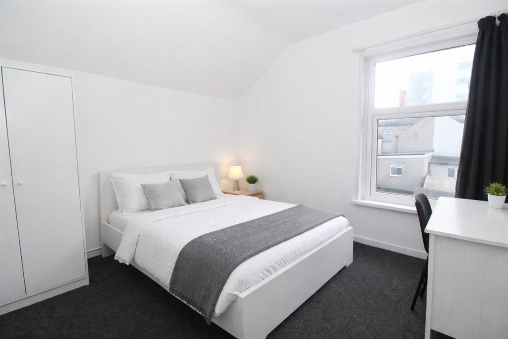 Property photo 1 of 10 60 North 2.Png