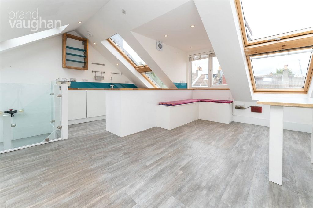 Property photo 1 of 8 Open Plan Living