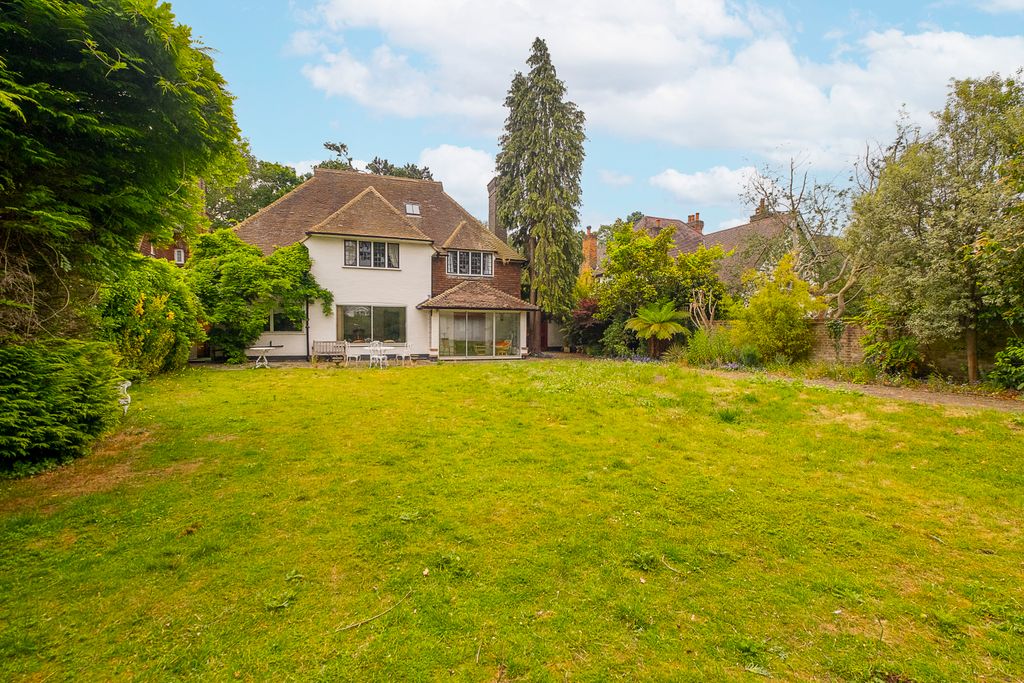 Property photo 3 of 31