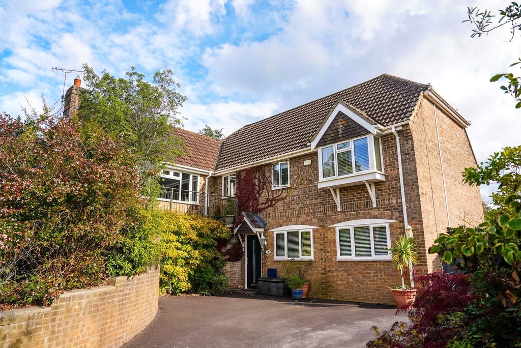 Property photo 1 of 37 Picture No. 49