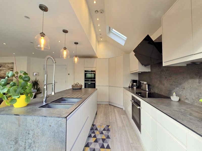 Property photo 3 of 24 Photo 14