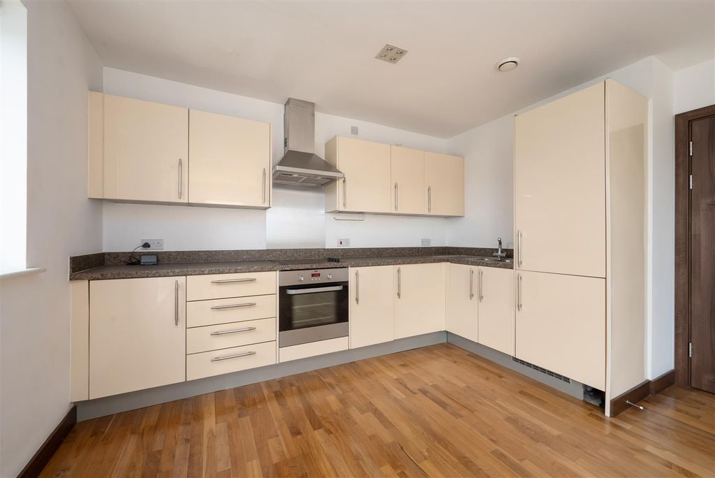 Property photo 3 of 13 Olympia Way, Whitstable