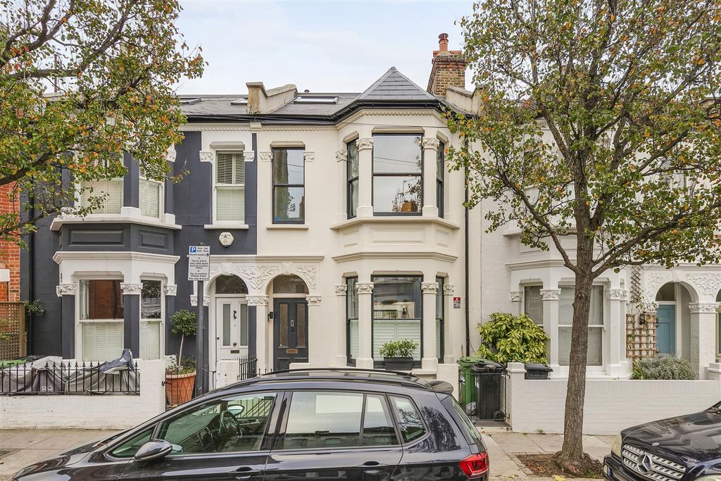 Property photo 2 of 26