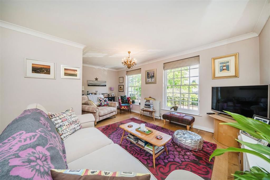 Property photo 2 of 6