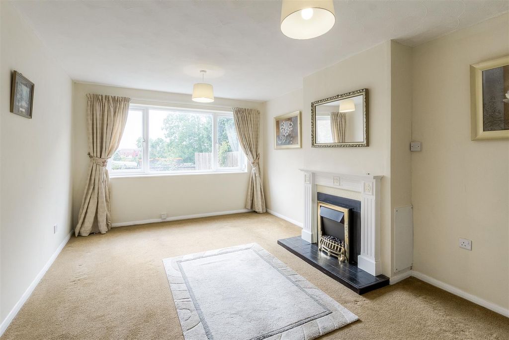 Property photo 3 of 11 97 Shelley Road 004.Jpg