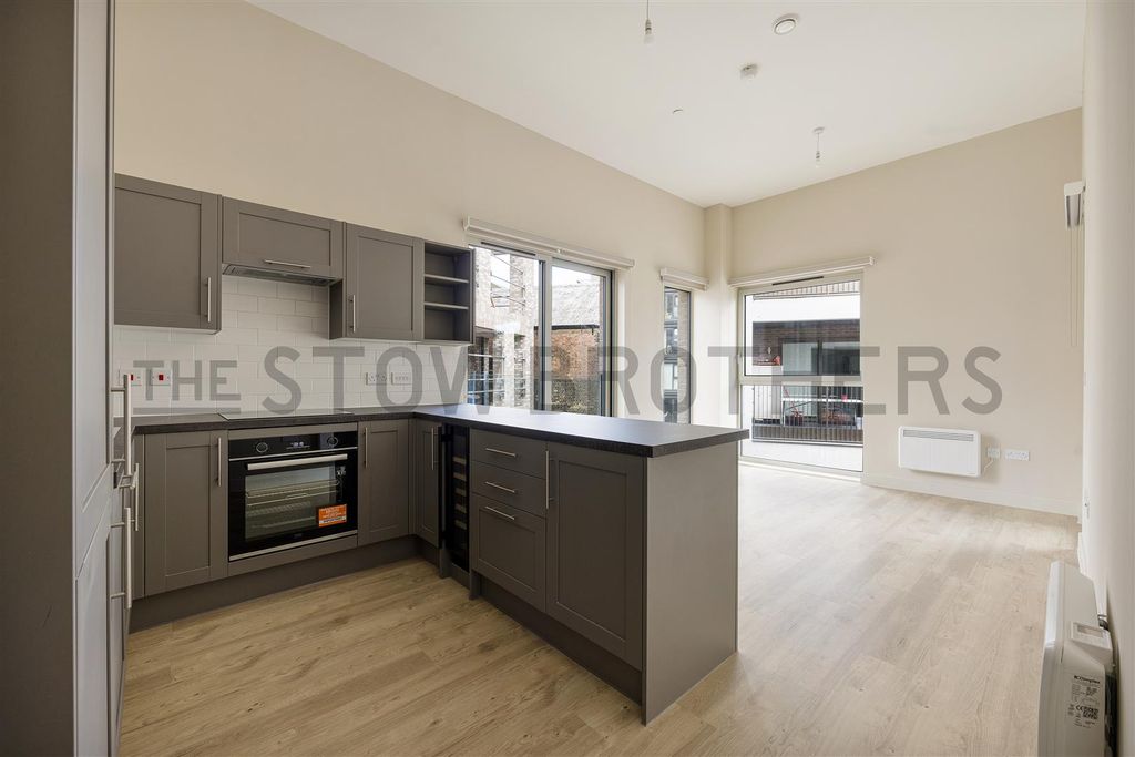 Property photo 1 of 23