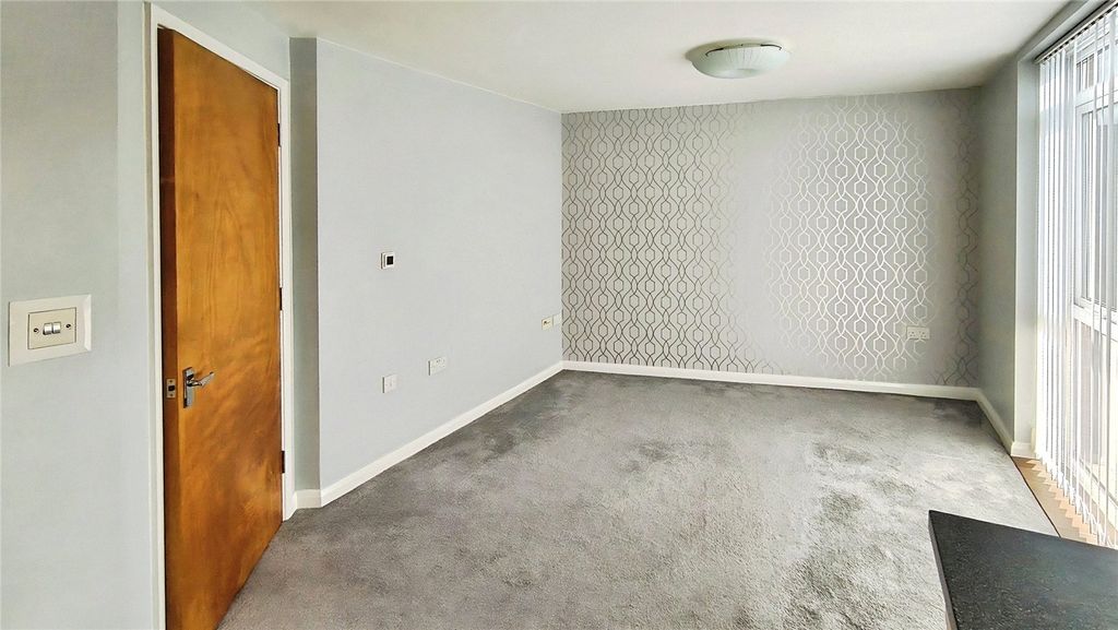Property photo 2 of 13 Picture No. 28