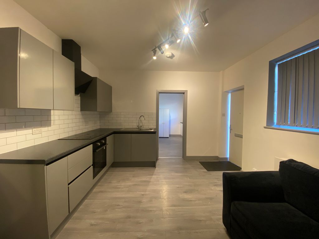 Property photo 1 of 8 Open Plan Kitchen