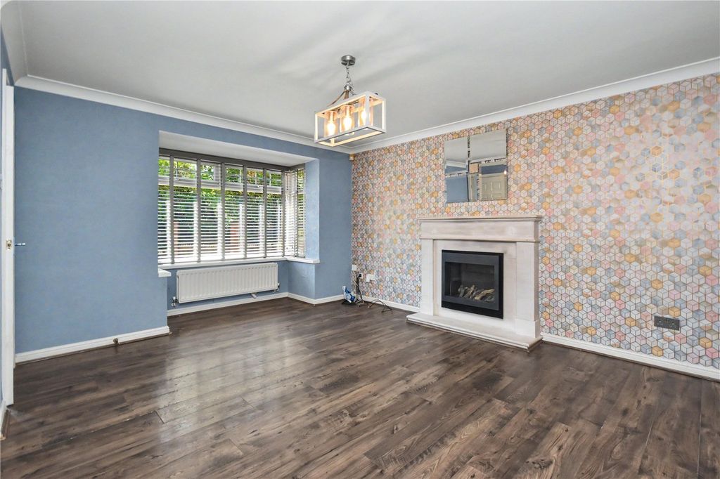 Property photo 2 of 19 Picture No. 37