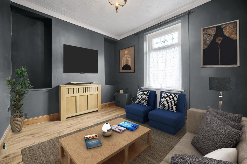 Property photo 2 of 32