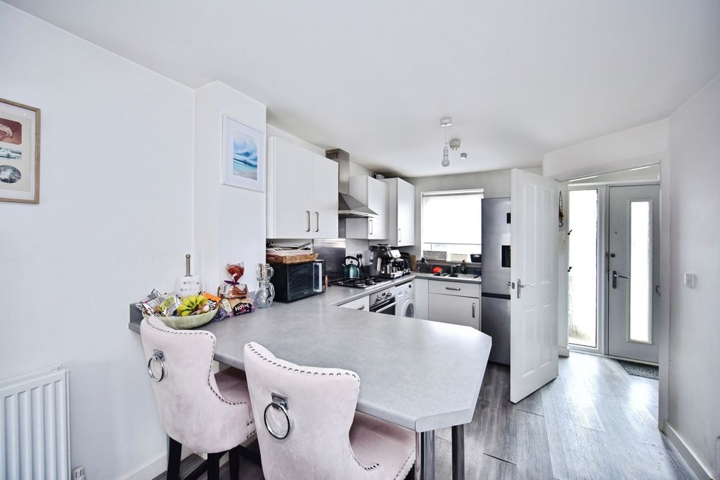 Property photo 3 of 17 Pbox-Img.Jpg