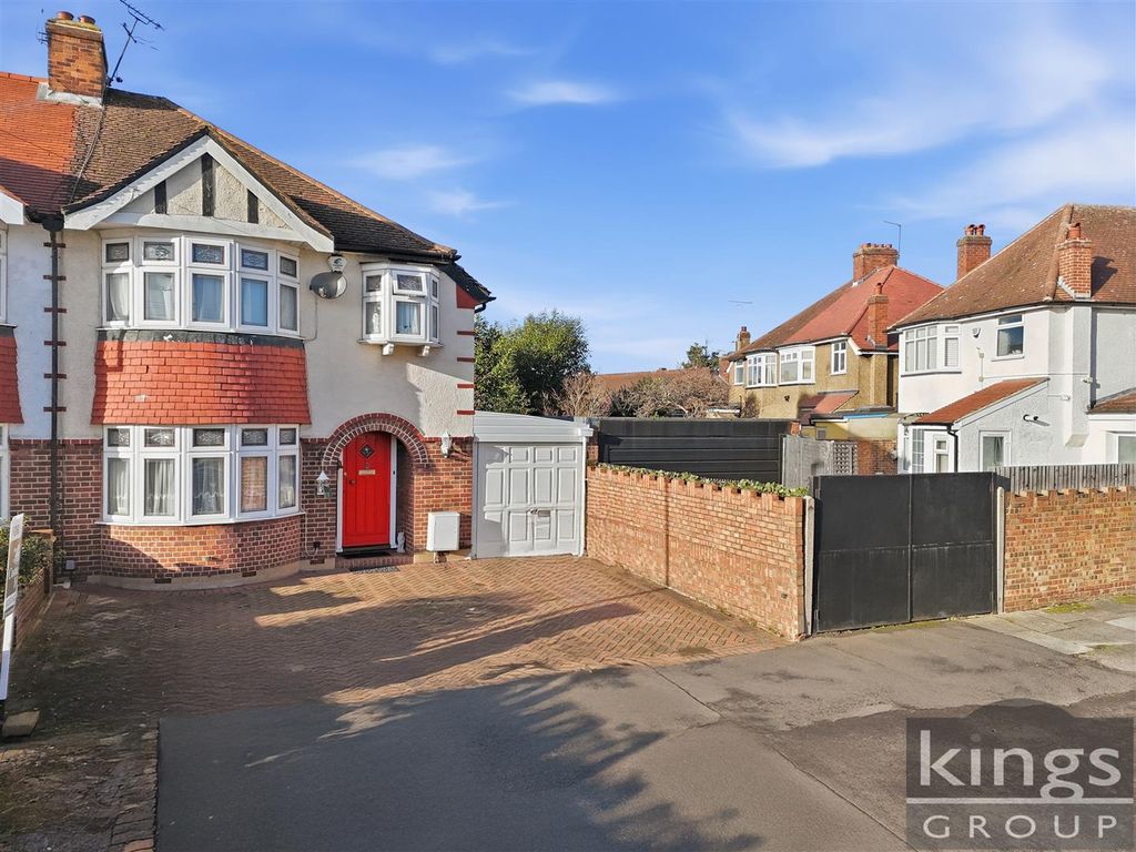 Property photo 3 of 34