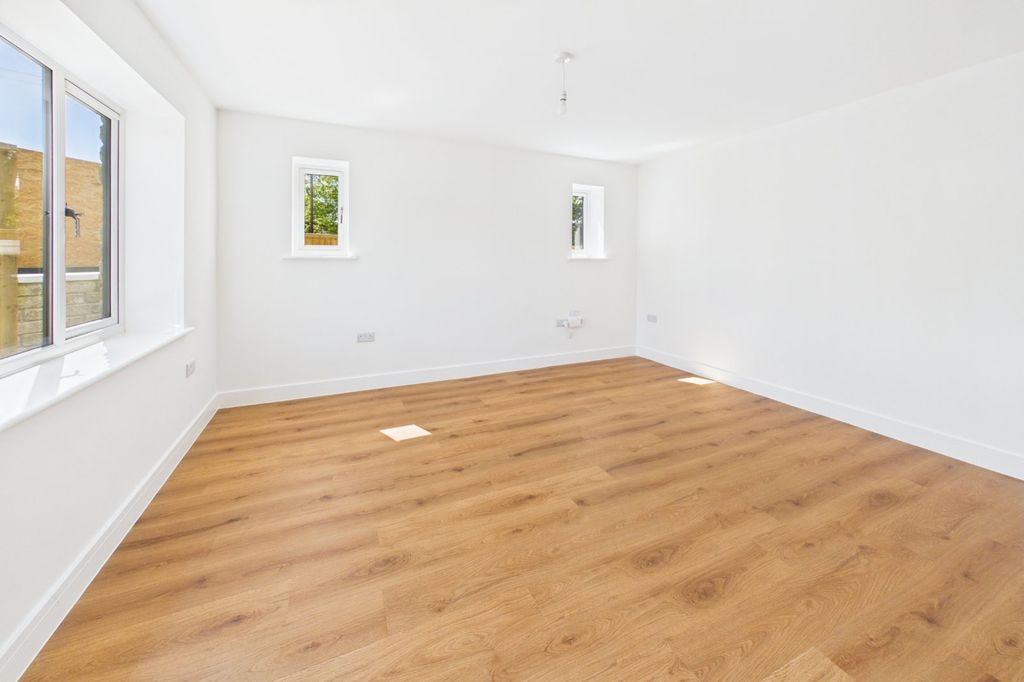 Property photo 3 of 17 Living Room