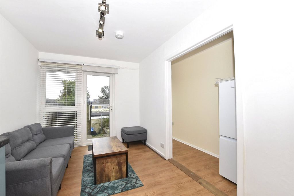 Property photo 3 of 15 Living Space