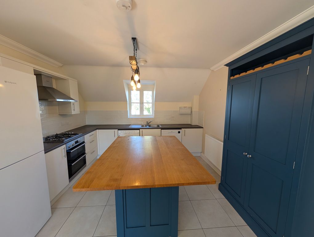 Property photo 3 of 10 Pxl_20250925_150021233