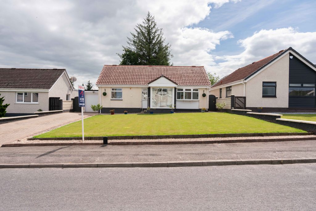Property photo 3 of 25