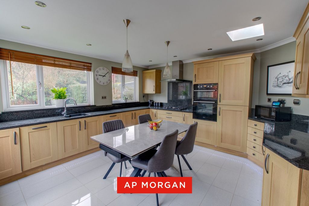 Property photo 2 of 18 Picture No. 03