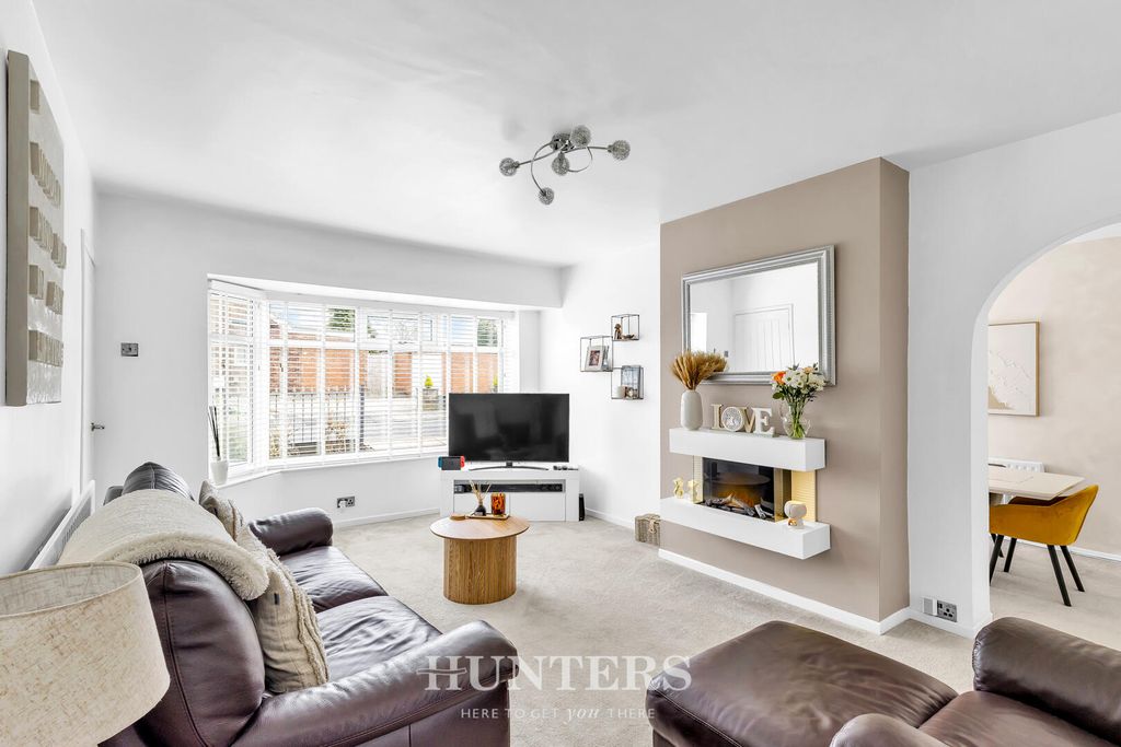 Property photo 3 of 21 Living Room