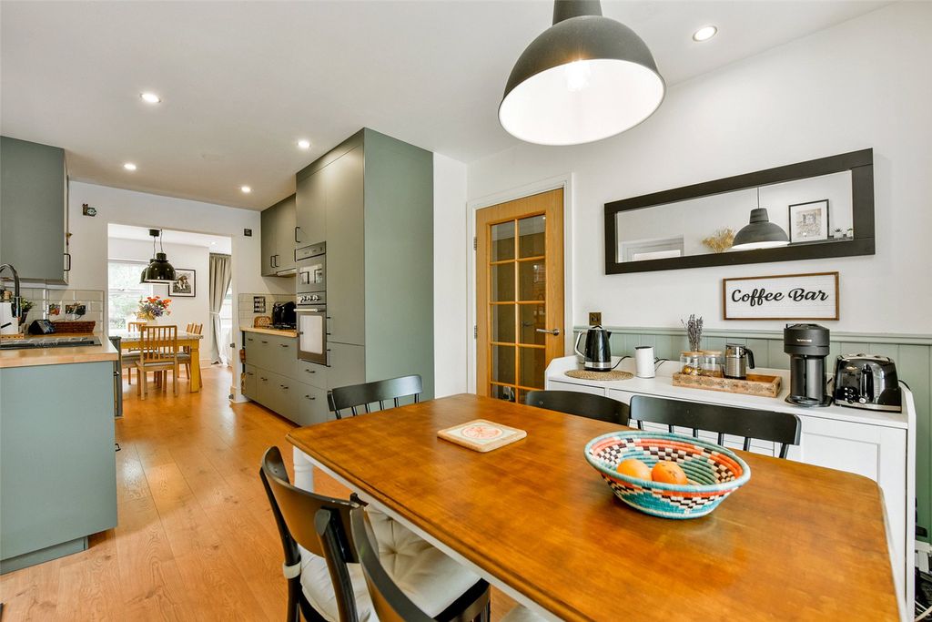 Property photo 2 of 10 Kitchen / Diner