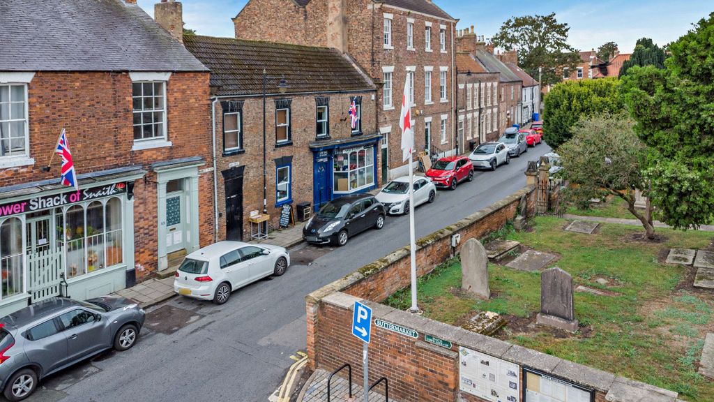 Property photo 1 of 30 8663285-Exterior01-800