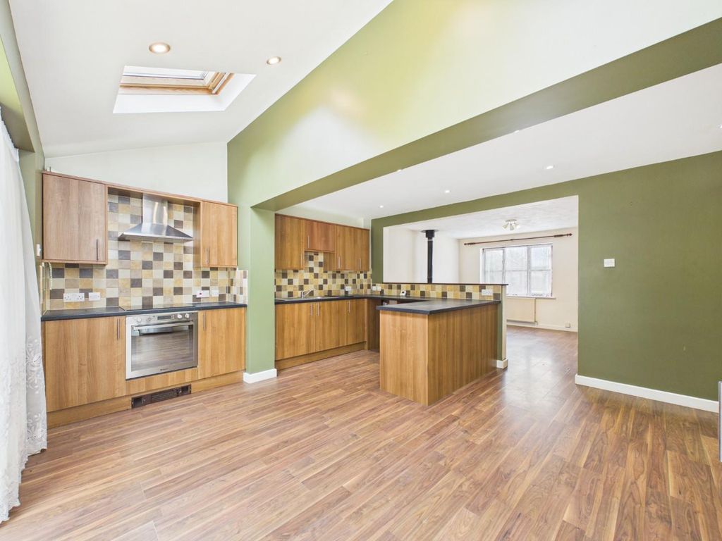 Property photo 3 of 18 Cam02703G0-Pr0055-Still007.Jpg
