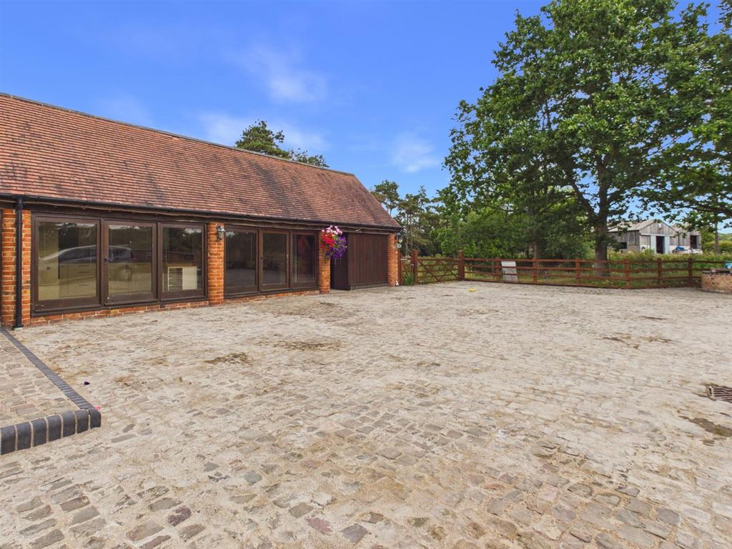 Property photo 1 of 19 External