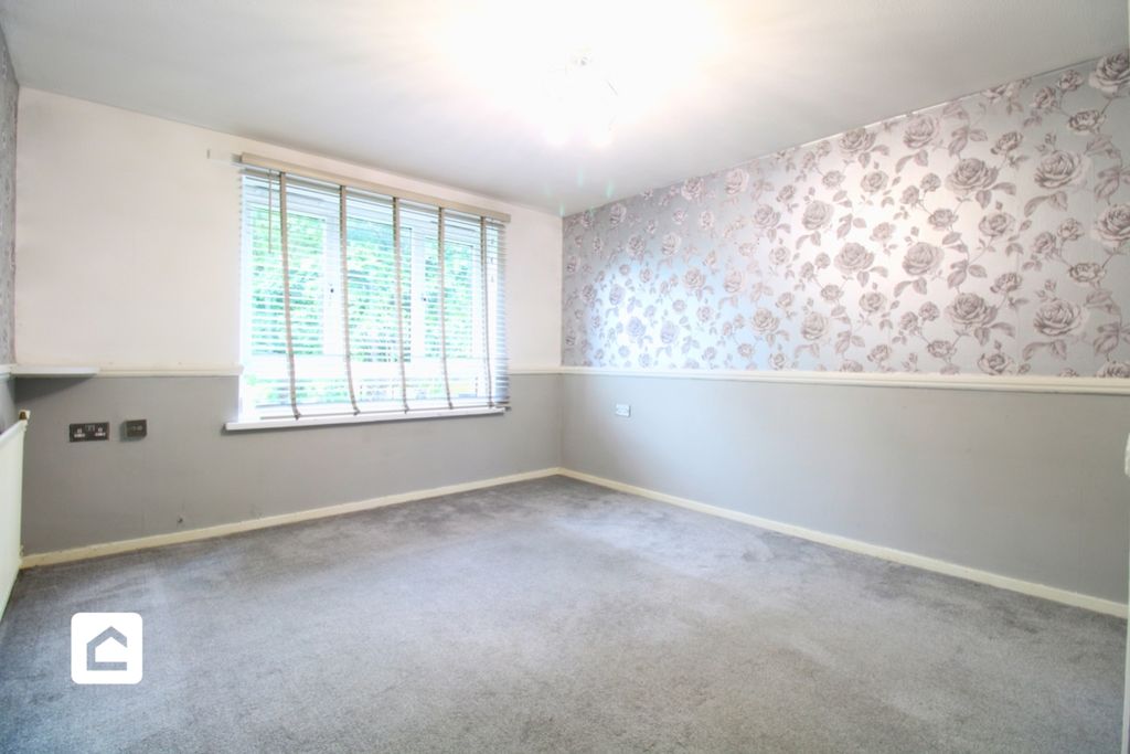 Property photo 3 of 8 Lrg_4