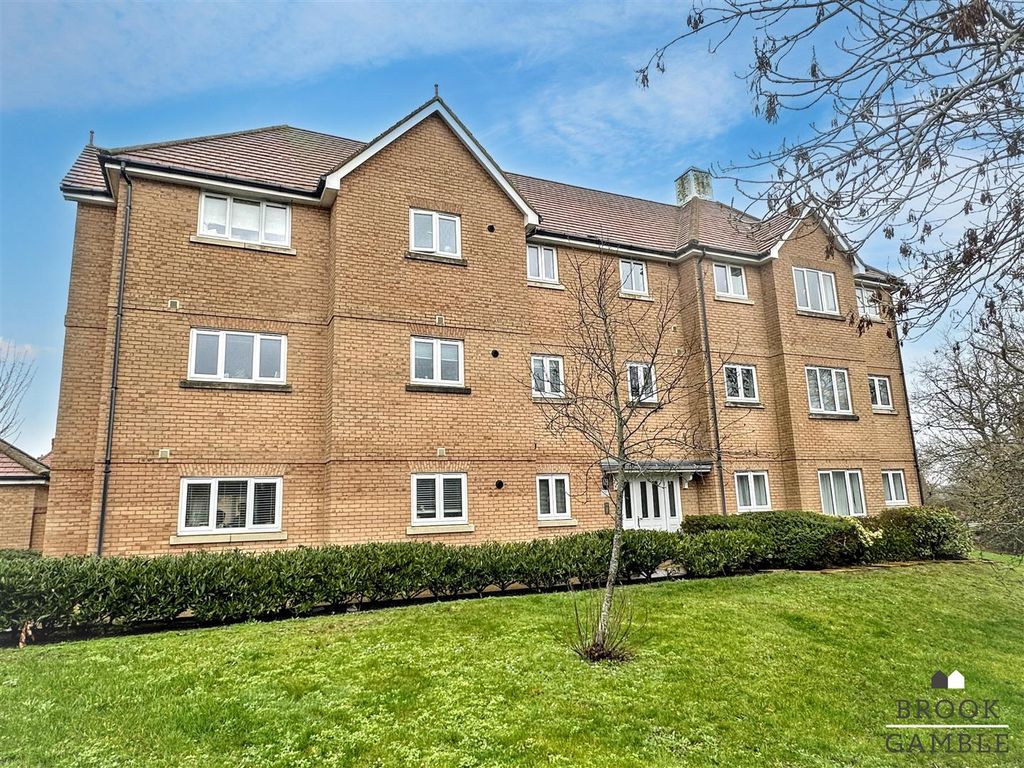 Property photo 1 of 12 01323 438506