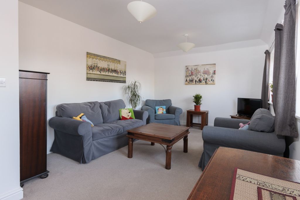 Property photo 3 of 9 20260310-_Mg_4861-4-2