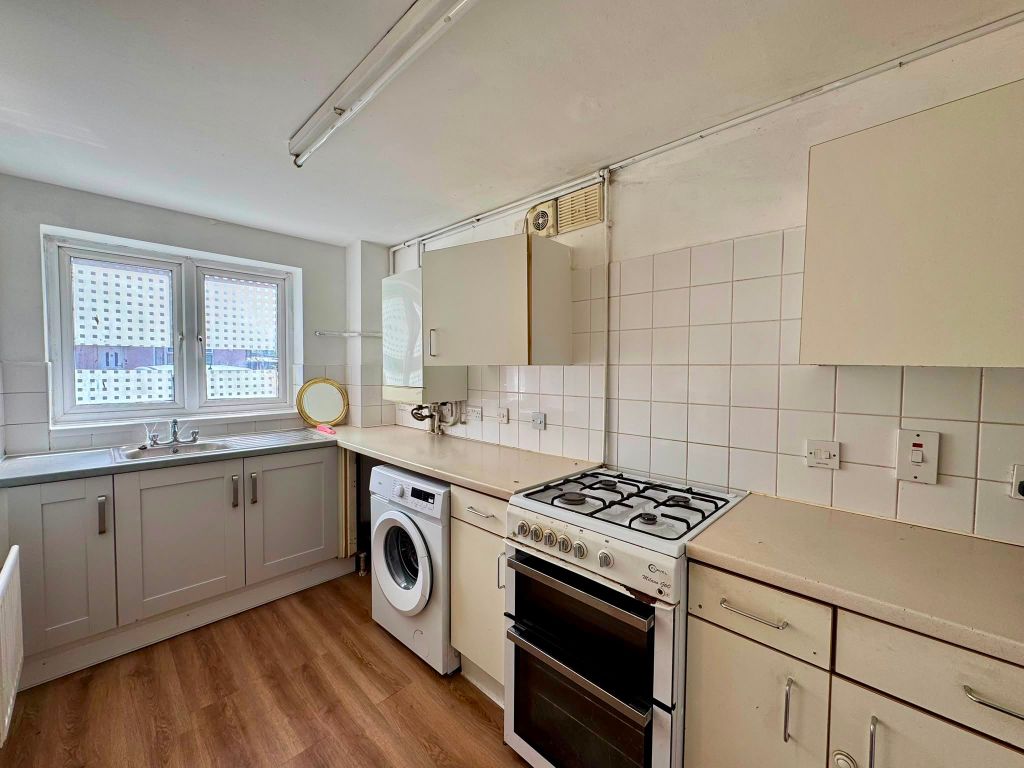 Property photo 3 of 7 47A Highmead Crescent, Ha0 4Eq (4)