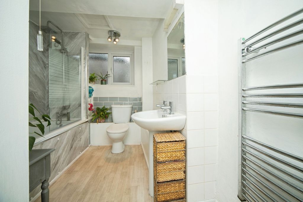 Additional image 14 of 2 bed flat for saleRutters Lane, Ilminster, Somerset TA19