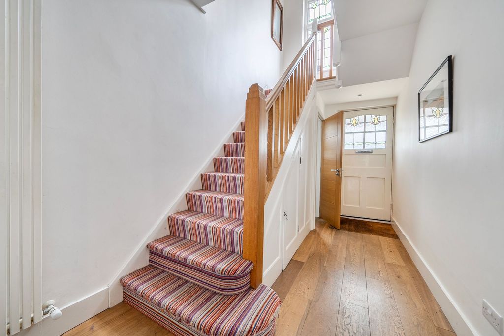 Property photo 2 of 34