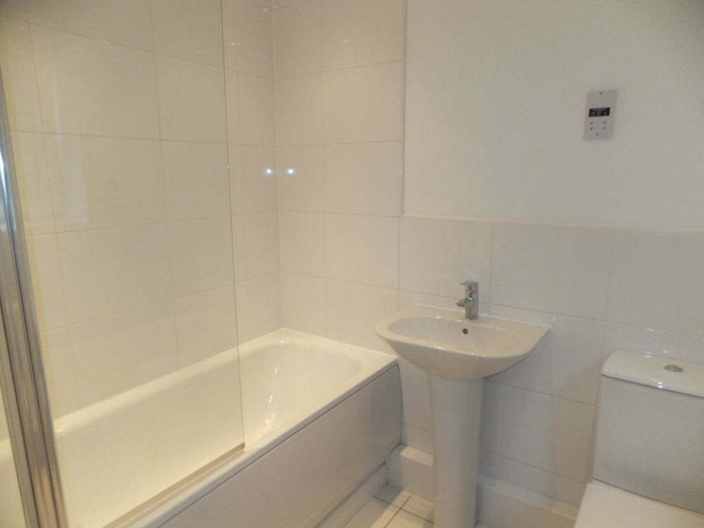 Property photo 3 of 6 Bathroom