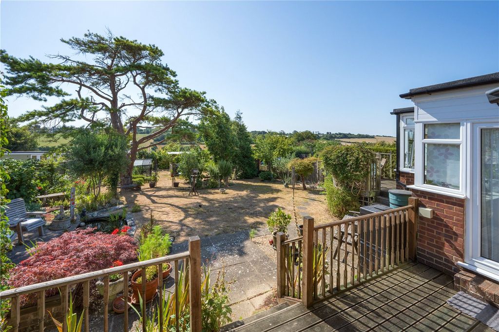 Property photo 2 of 23 Picture No. 24