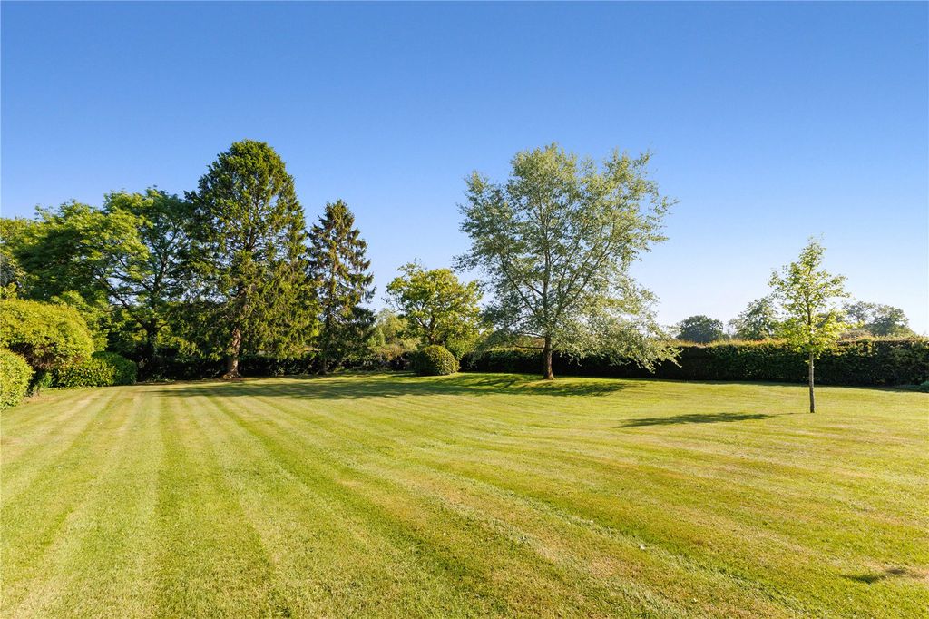 Property photo 3 of 13 Grounds