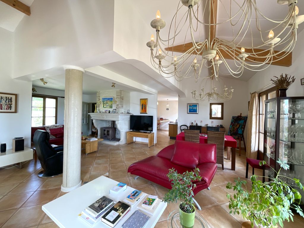 Property photo 2 of 18